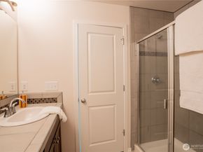 10378 157th Place NE 101, Redmond WA 98052