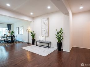 10378 157th Place NE 101, Redmond WA 98052