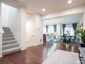 10378 157th Place NE 101, Redmond WA 98052