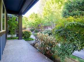 10378 157th Place NE 101, Redmond WA 98052