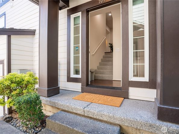 10378 157th Place NE 101, Redmond WA 98052