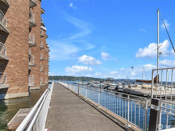 9500 Rainer Avenue S 212, Seattle WA 98118