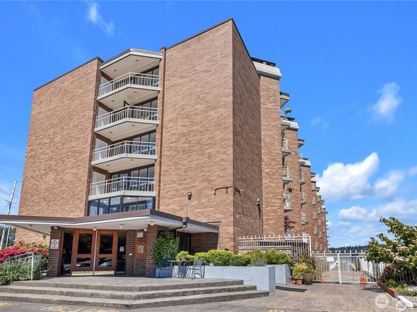 9500 Rainer Avenue S 212, Seattle WA 98118
