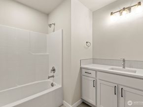 16823 Alder Way G2, Lynnwood WA 98037