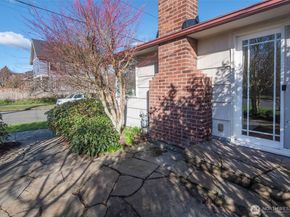 865 NW 75th Street, Seattle WA 98117