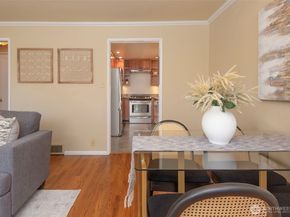 865 NW 75th Street, Seattle WA 98117