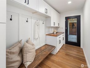 7610 220th Avenue NE, Redmond WA 98053