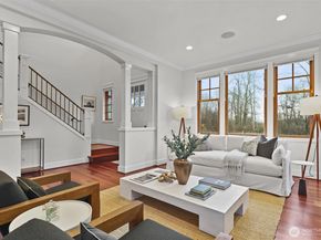 3710 NE 41st Street, Seattle WA 98105