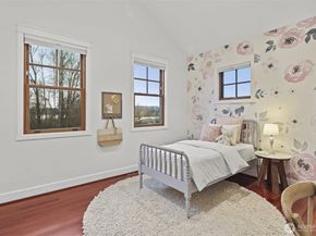 3710 NE 41st Street, Seattle WA 98105