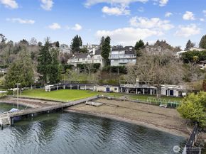 3710 NE 41st Street, Seattle WA 98105