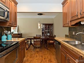 5021 Ripley Lane N 102, Renton WA 98056