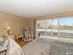 5021 Ripley Lane N 102, Renton WA 98056