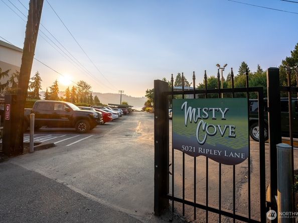 5021 Ripley Lane N 102, Renton WA 98056