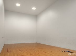 12602 109th Court NE G201, Kirkland WA 98034