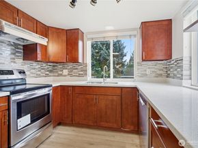 23114 110th Avenue SE, Kent WA 98031