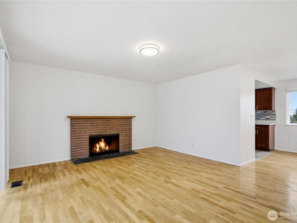 23114 110th Avenue SE, Kent WA 98031