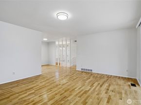 23114 110th Avenue SE, Kent WA 98031