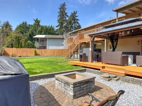 950 Anacortes Court NE, Renton WA 98059
