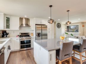 950 Anacortes Court NE, Renton WA 98059