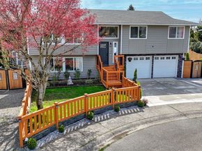 950 Anacortes Court NE, Renton WA 98059