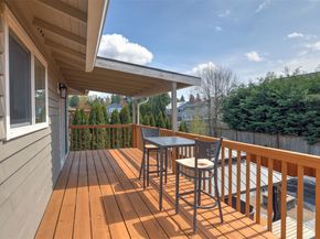 950 Anacortes Court NE, Renton WA 98059