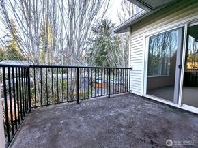 15000 Juanita Drive NE 403, Kenmore WA 98028