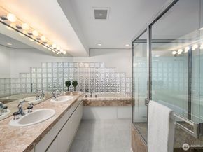 1231 5th Avenue N 302, Seattle WA 98109