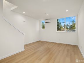 18017 2nd Avenue NE B, Seattle WA 98155