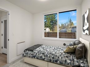 18017 2nd Avenue NE B, Seattle WA 98155