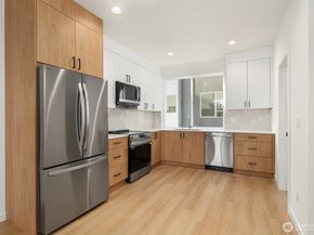 18017 2nd Avenue NE B, Seattle WA 98155