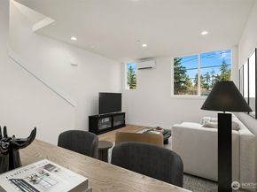 18017 2nd Avenue NE B, Seattle WA 98155