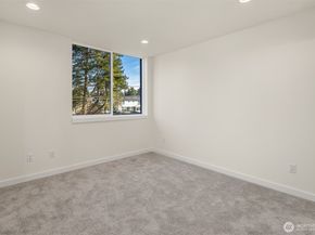 18017 2nd Avenue NE B, Seattle WA 98155