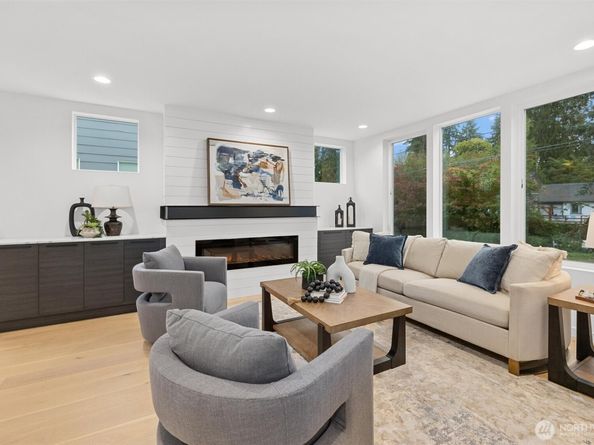 12011 36th Avenue NE, Seattle WA 98125