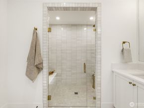 26030 NE 29th Place, Redmond WA 98053