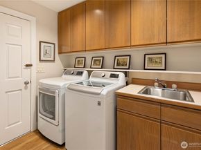 1708 Bellevue Way NE, Bellevue WA 98004