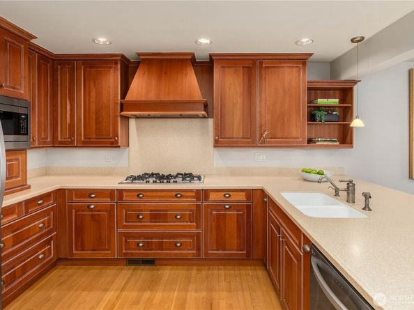 1708 Bellevue Way NE, Bellevue WA 98004