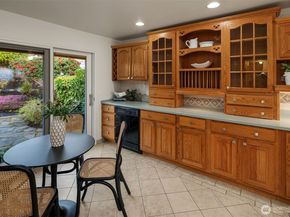 2510 Magnolia Boulevard W, Seattle WA 99819