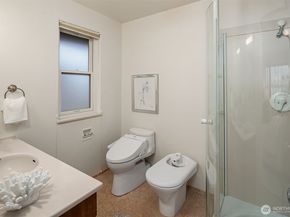 2510 Magnolia Boulevard W, Seattle WA 99819