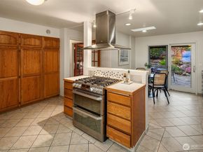 2510 Magnolia Boulevard W, Seattle WA 99819