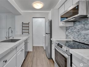 21925 7th Avenue S A103, Des Moines WA 98198