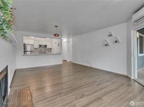 21925 7th Avenue S A103, Des Moines WA 98198