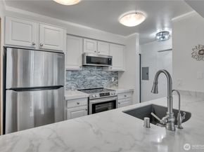 21925 7th Avenue S A103, Des Moines WA 98198