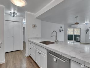 21925 7th Avenue S A103, Des Moines WA 98198