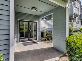 21925 7th Avenue S A103, Des Moines WA 98198