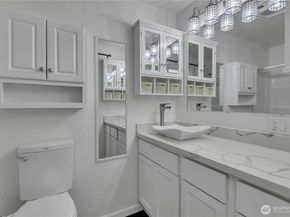 21925 7th Avenue S A103, Des Moines WA 98198