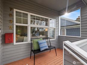 7532 9th Avenue NE, Seattle WA 98115