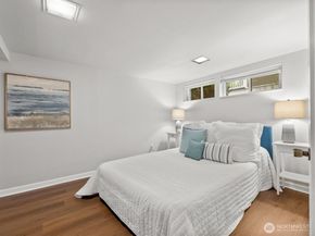 7532 9th Avenue NE, Seattle WA 98115