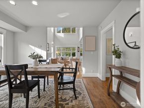 7532 9th Avenue NE, Seattle WA 98115