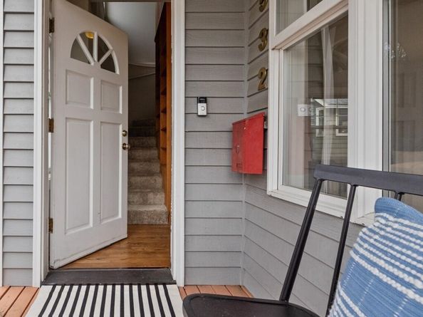 7532 9th Avenue NE, Seattle WA 98115