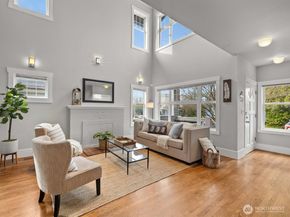 7532 9th Avenue NE, Seattle WA 98115